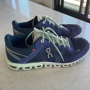 ON cloud flow sneakers